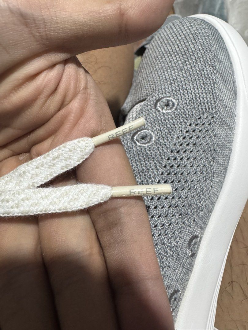 REEF WHITE ORIGINAL LACES 42” (Category: Casual Shoes) located in Las Pinas. Submitted by mojoejoejoe2 (Listing ID 1469617284, Image 2). Description: .