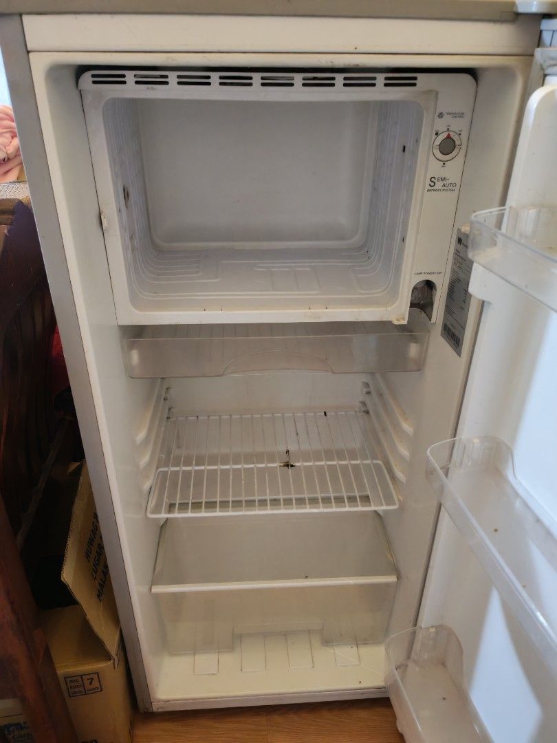 Refrigerator (Category: Refrigerators and Freezers) located in Malabon City. Submitted by infantedie59117 (Listing ID 1469607230, Image 2). Description: .