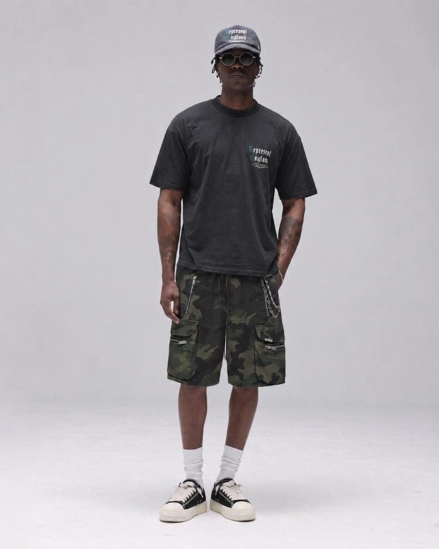 Represent Twill Camo Cargo Shorts (Category: Shorts) located in Santa Rosa. Submitted by alejon007 (Listing ID 1469677318, Image 1). Description: Represent Twill Camo Cargo Shorts 100% Legit Excellent condition No issues Size xs on tag best fit small x 17.5 length PRIC 1⃣5⃣8⃣0⃣ PM.