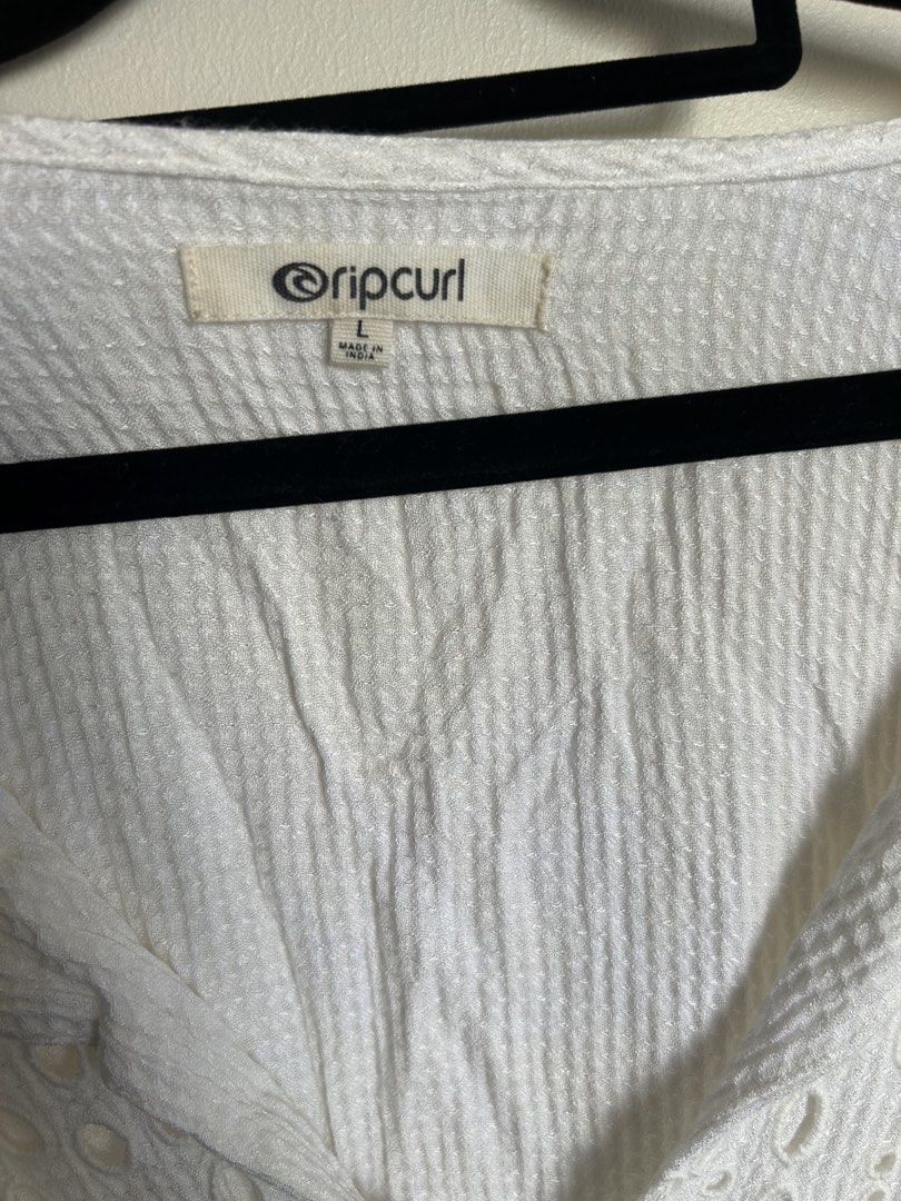 RIP CURL Large (Category: Dresses) located in Manila. Submitted by shaun_diaz (Listing ID 1469679995, Image 2). Description: Beach cover up.