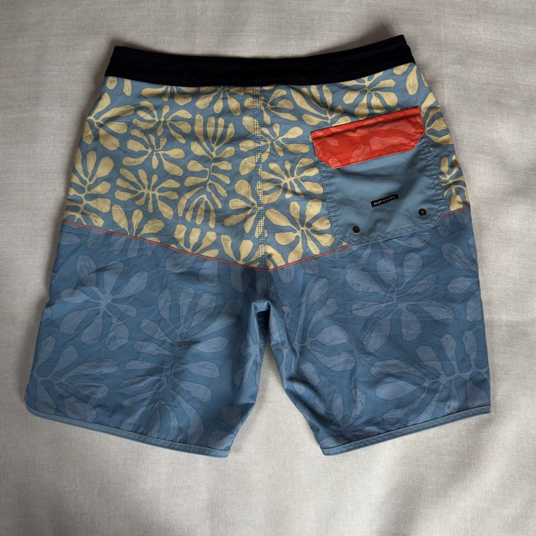Rip Curl Mirage Board Shorts Surf Beach Fastdry (Category: Swim Trunks & Board Shorts) located in Taguig. Submitted by premiumbrandsmanilaaa (Listing ID 1469699250, Image 2). Description: Size: 30 Actual Measurements: 15x18.5 📍 Meet-up / Pickup: Signal Village, Taguig or Vito Cruz, Manila 📦 Delivery Options: Lalamove / Grab / LBC (COD available) — shipping fee shouldered by the buyer 💳 Mode of Payment: GCash / BDO 📸 Color may slightly vary du