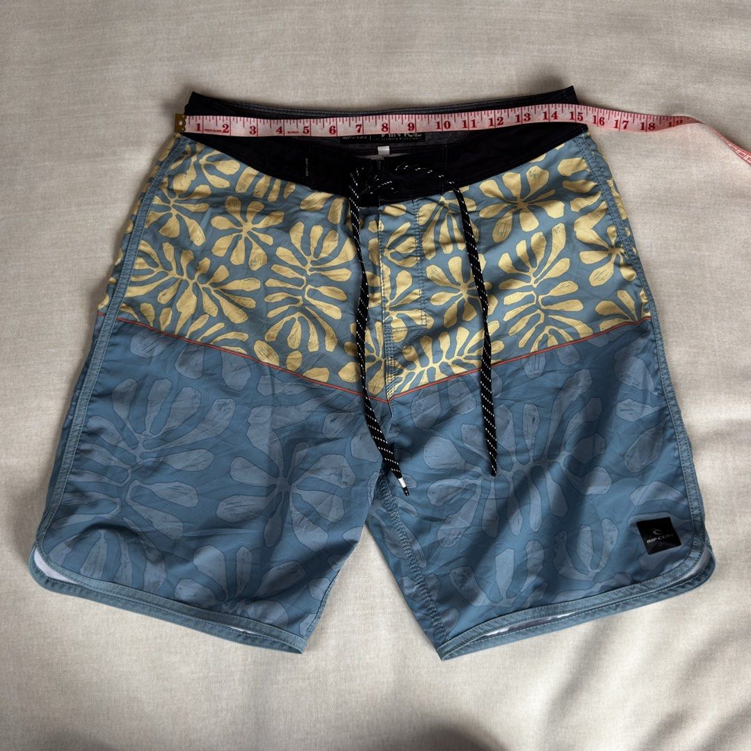 Rip Curl Mirage Board Shorts Surf Beach Fastdry (Category: Swim Trunks & Board Shorts) located in Taguig. Submitted by premiumbrandsmanilaaa (Listing ID 1469699250, Image 3). Description: Size: 30 Actual Measurements: 15x18.5 📍 Meet-up / Pickup: Signal Village, Taguig or Vito Cruz, Manila 📦 Delivery Options: Lalamove / Grab / LBC (COD available) — shipping fee shouldered by the buyer 💳 Mode of Payment: GCash / BDO 📸 Color may slightly vary du