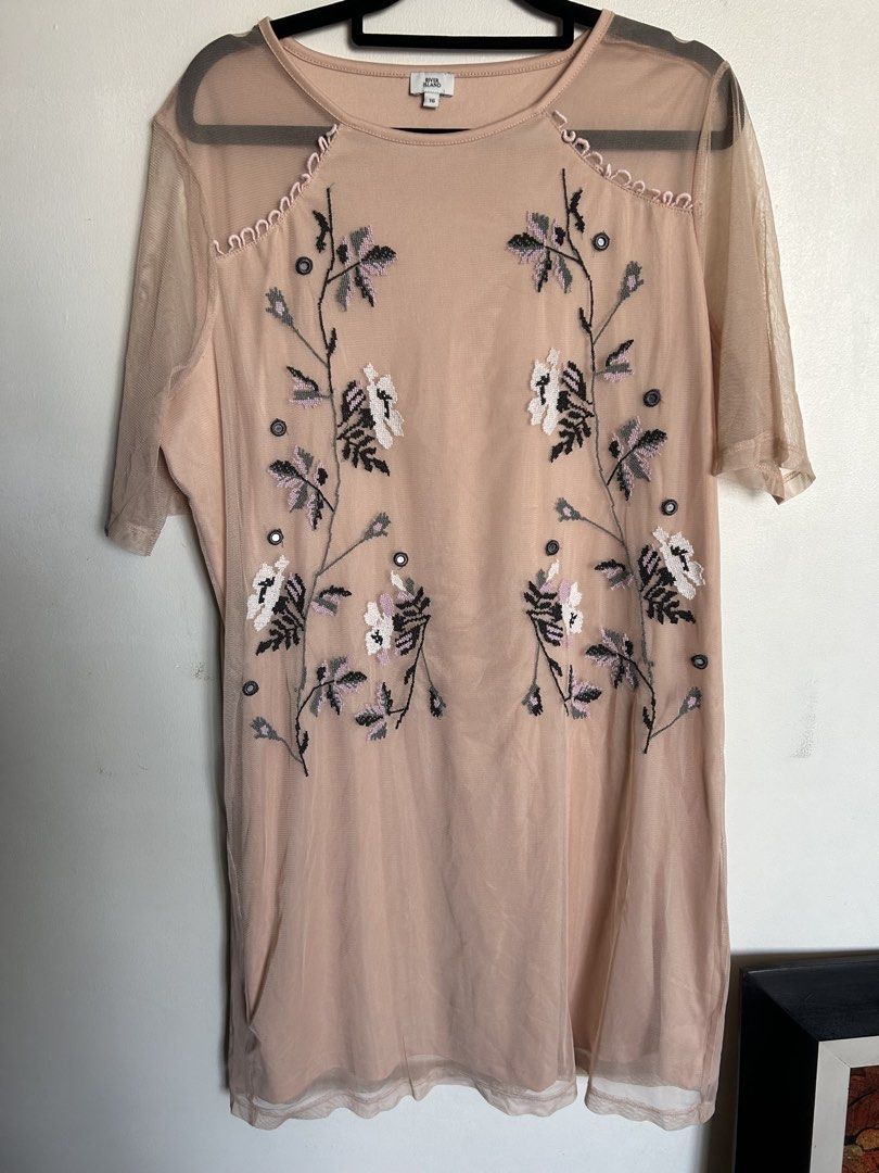 RIVER ISLAND (Category: Dresses) located in Manila. Submitted by shaun_diaz (Listing ID 1469682657, Image 1). Description: .