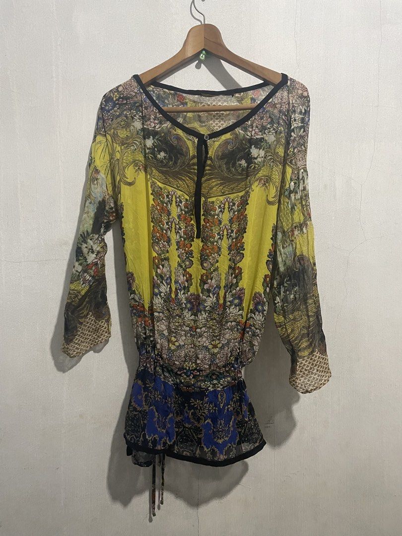 Roberto Cavalli silk blouse (Category: Luxury Apparel) located in Davao. Submitted by mj_designervintagecurator (Listing ID 1469728481, Image 2). Description: 📌In good condition pa my signs of used only pinhole see photo 📌best fit small to med.
