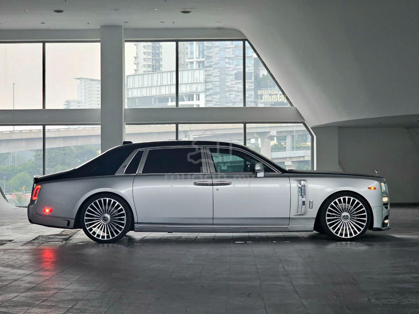 Rolls-Royce Phantom Viii Short Wheelbase, Cars, Cars for Sale on Carousell