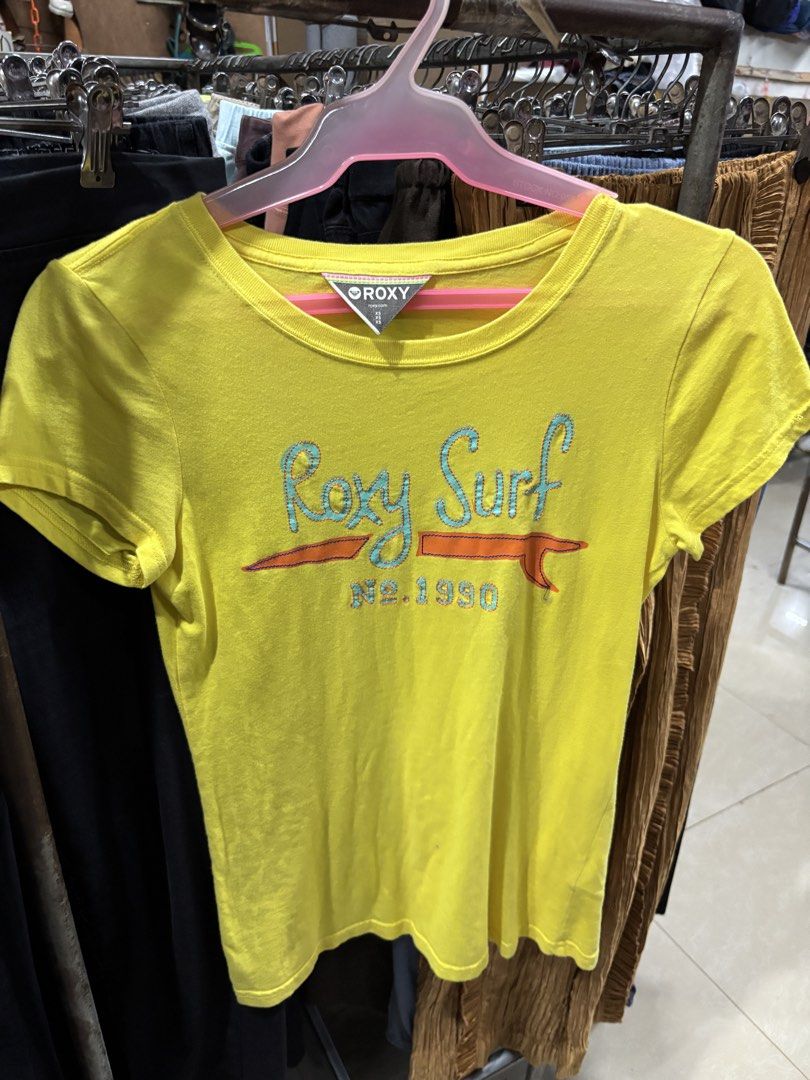 Roxy Surf Tshirt (Category: Shirts) located in Puerto Princesa. Submitted by 18arc (Listing ID 1469728241, Image 1). Description: .