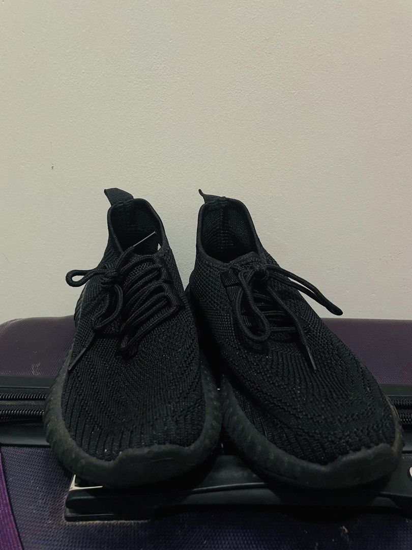 Rubber Shoes (Category: Babies & Kids Fashion) located in Manila. Submitted by aycasoriano (Listing ID 1469594664, Image 1). Description: Brand: Sprint Color: Black Size: 4 kids .