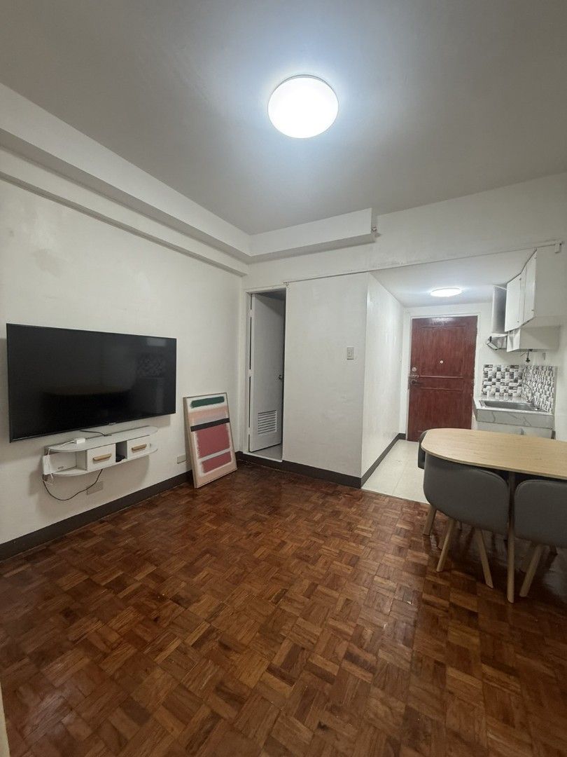 Rush Condo for sale (Category: Apartments & Condos) located in Paranaque City. Submitted by mariacarina2020 (Listing ID 1469638892, Image 1). Description: Rush sale condo at Cityland tower 9,Dela Rosa St.Makati City.