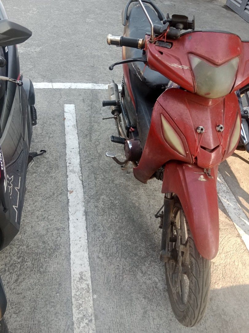 rusi mpy 100 (Category: Motorbikes for Sale) located in Quezon City. Submitted by zealgem.3815c7 (Listing ID 1469614256, Image 2). Description: rusi mpy 100 issue flairings upuan sira maluwag tambutso running yan gamit ko yan service sa work rfs mag stay in na sa bataan 4k tawad nlng kau sa personal pick up only poblacion muntinlupa city.