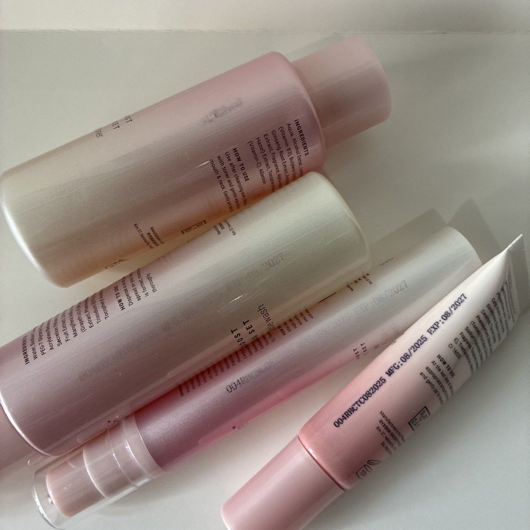 Ryx Skin Radiant Boost Clarifying Set (Category: Face Care) located in Manila. Submitted by sellingmystufffff (Listing ID 1469634987, Image 3). Description: •Almost new pa •Toner, Day Cream, Night Gel — once lang nagamit lahat •Facial Wash — 95% full pa •Expiration Date — August 2027 •Rfs— Hindi sakin hiyang •Actual photos posted.