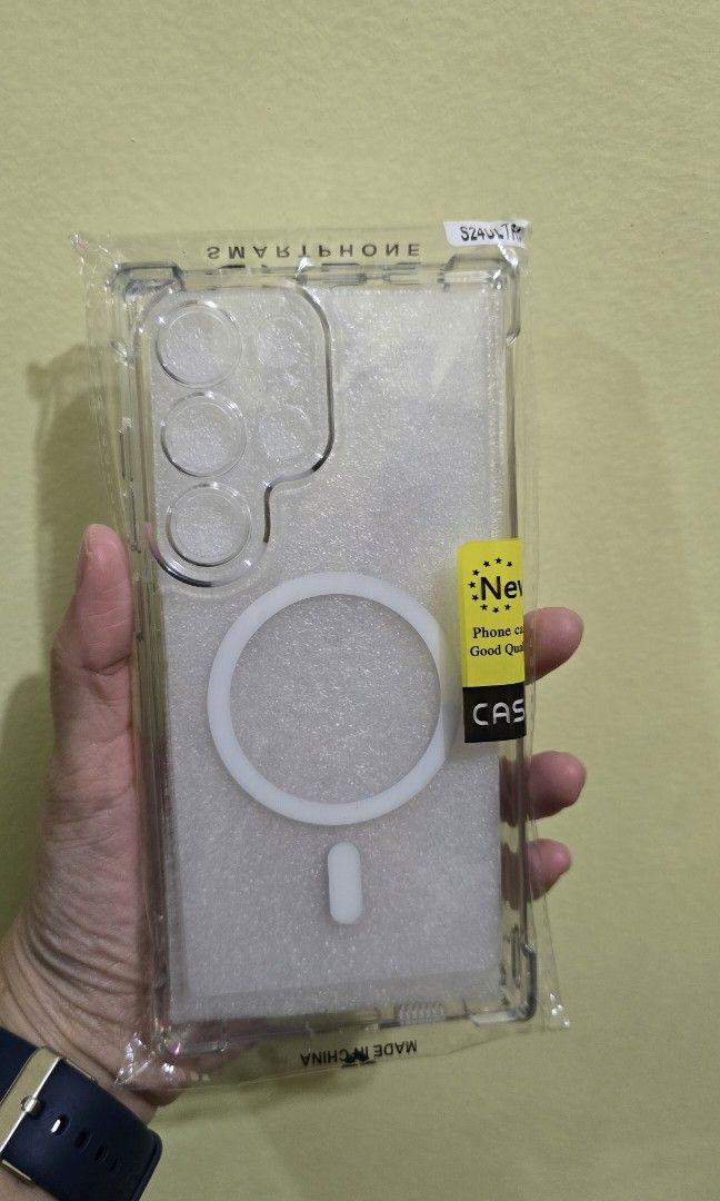 S24 Ultra Clear Case with Magsafe (Category: Cases & Sleeves) located in Manila. Submitted by gailfindsph (Listing ID 1469686615, Image 1). Description: .