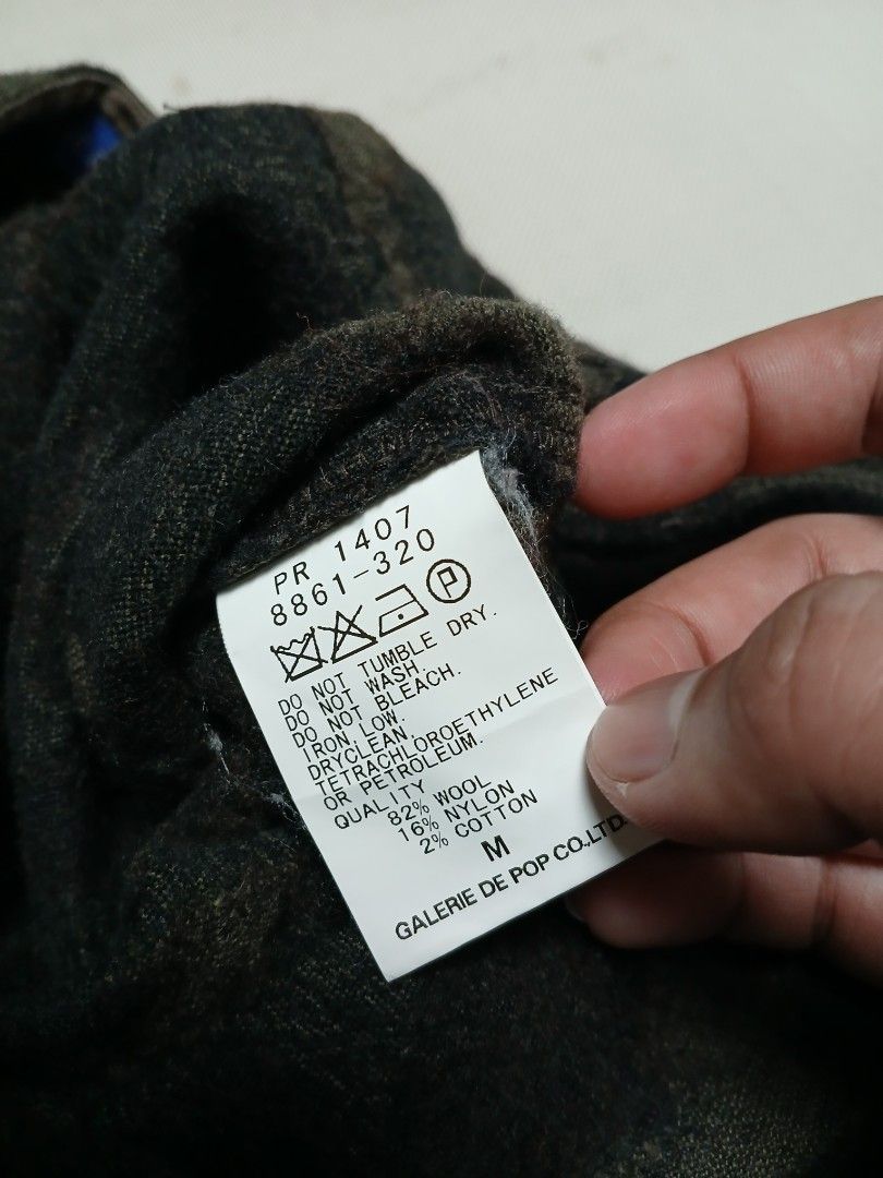 Sage de crêt camou wool pants (Category: Luxury Apparel) located in Candelaria. Submitted by saorsa.thrift (Listing ID 1469757081, Image 3). Description: Sage de crêt camou wool pants Waist: 34 Length: 37.5 Condition: Excellent 4,000 + sf.