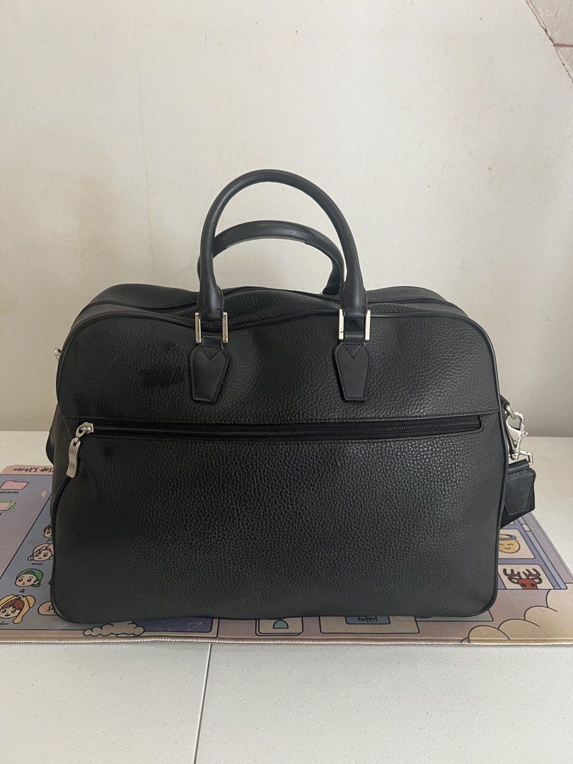 Saint Jack London Black Leather Duffel Bag (Category: Sling Bags) located in San Jacinto. Submitted by rex_finds (Listing ID 1469619763, Image 3). Description: Saint Jack London Black Leather Duffel Bag Size 22 inches L x 12.5 inches H x 9 inches W Excellent condition No issues Complete zippers With bag sling Color: Black Genuine Leather 💯💯💯 Price is negotiable Feel free to give a reasonable offer PM for more info.