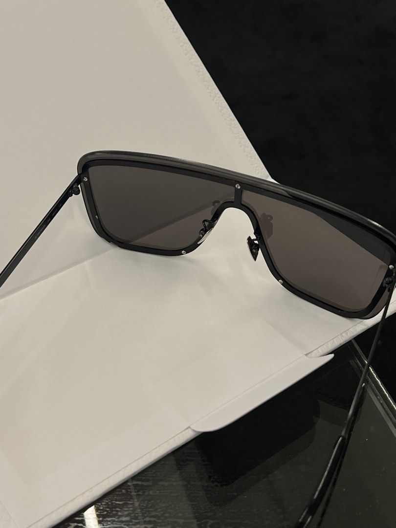 Saint Laurent SL 364 Mask Sunglasses (Category: Sunglasses & Eyewear) located in Taguig. Submitted by alchlyn (Listing ID 1469639306, Image 2). Description: —sunglasses —with compartment.