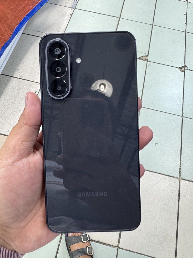Samsung A27 5G 6/128 (Category: Samsung) located in San Juan City. Submitted by wainefreygadgetshop (Listing ID 1469735275, Image 3). Description: Samsung A27 5G 6/128 (PLEASE SEARCH MO NALANG FULL SPECS) All GOOD AT WORKING NO HIDDEN ISSUE NO REPAIR HISRTORY SIGNAL TESTED CAMERA TESTED SOUNDS AND SPEAKER TESTED PEDE NA PANG BACK UP PHONE KUNG DIKA MAARTE HONEST ISSUE ILALAGAY SA NOTE KUNG MERON MAN PARA AWARE KA! NO ISSUE GAWAN MO NALANG ! MAKIN