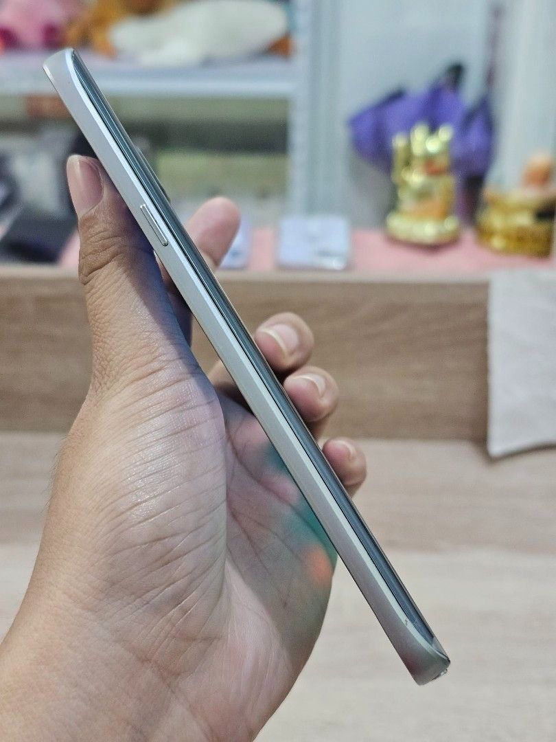 Samsung Galaxy Note 5 64GB 4GB Ram (Category: Other Gadgets) located in Quezon City. Submitted by cosmic_xhenon (Listing ID 1469622986, Image 2). Description: FOR ONLY 3.8K PRICE 64GB/4GB VARIANT DELIVERY VIA LALAMOVE OR MEET UPS LRT 1 ROOSEVELT WALTERMART MUNOZ around 98% smoothness overall STILL PRESENTABLE GREAT BATTERY LIFE Selling Samsung Galaxy Note 5 64GB 4GB Ram FACTORY UNLOCKED OPENLINE TO ALL NETWORKS SINGLE SIM 4G LTE ANDROID 7.0 NOUGA