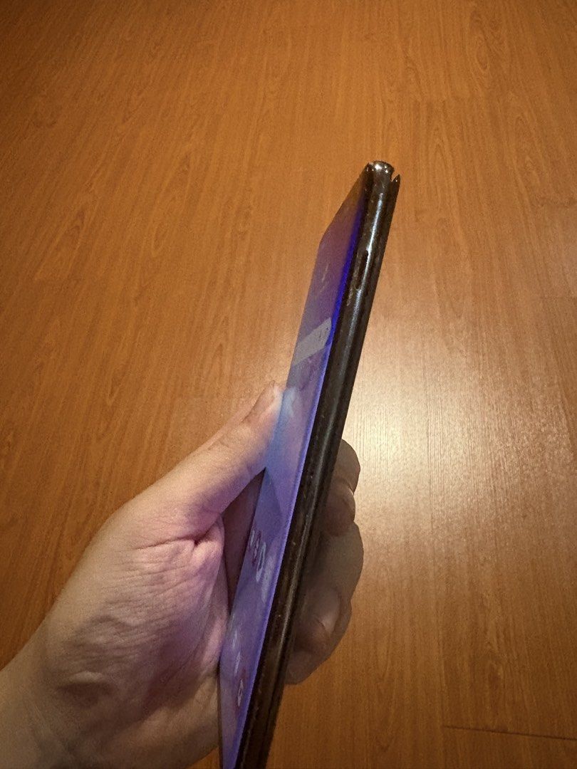 Samsung Galaxy S10 Plus (128 GB) (Category: Samsung) located in Pasay City. Submitted by enzopeco (Listing ID 1469673913, Image 2). Description: Samsung Galaxy S10 Plus 128 GB Good working condition No box, no charger Issues: Cracked LCD, loose back cover and camera lens, battery still original (can be used normally pero wag mag expect) 3,500 pesos PM for more inquiries.