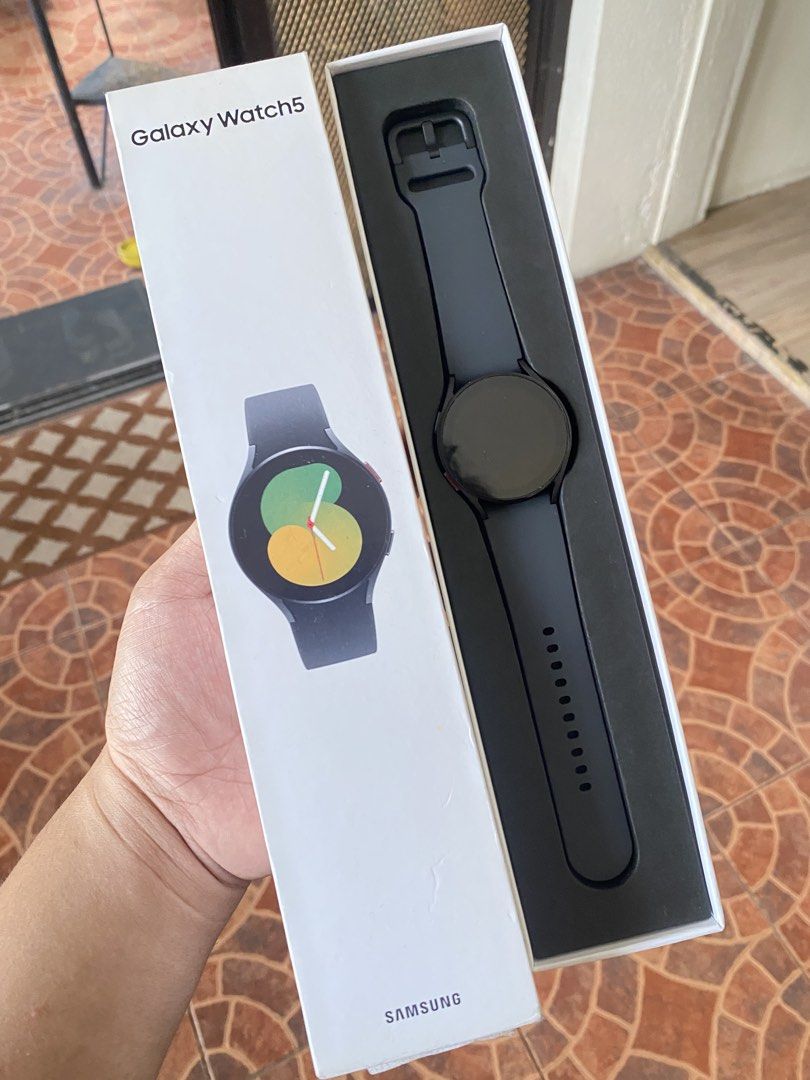 Samsung Galaxy Watch 5 DEFECTIVE (Category: Wearables & Smart Watches) located in Caloocan City. Submitted by fritzzzsz (Listing ID 1469614466, Image 1). Description: Pina check lang tas di na pinarepair, defective… Loc: North Cal .