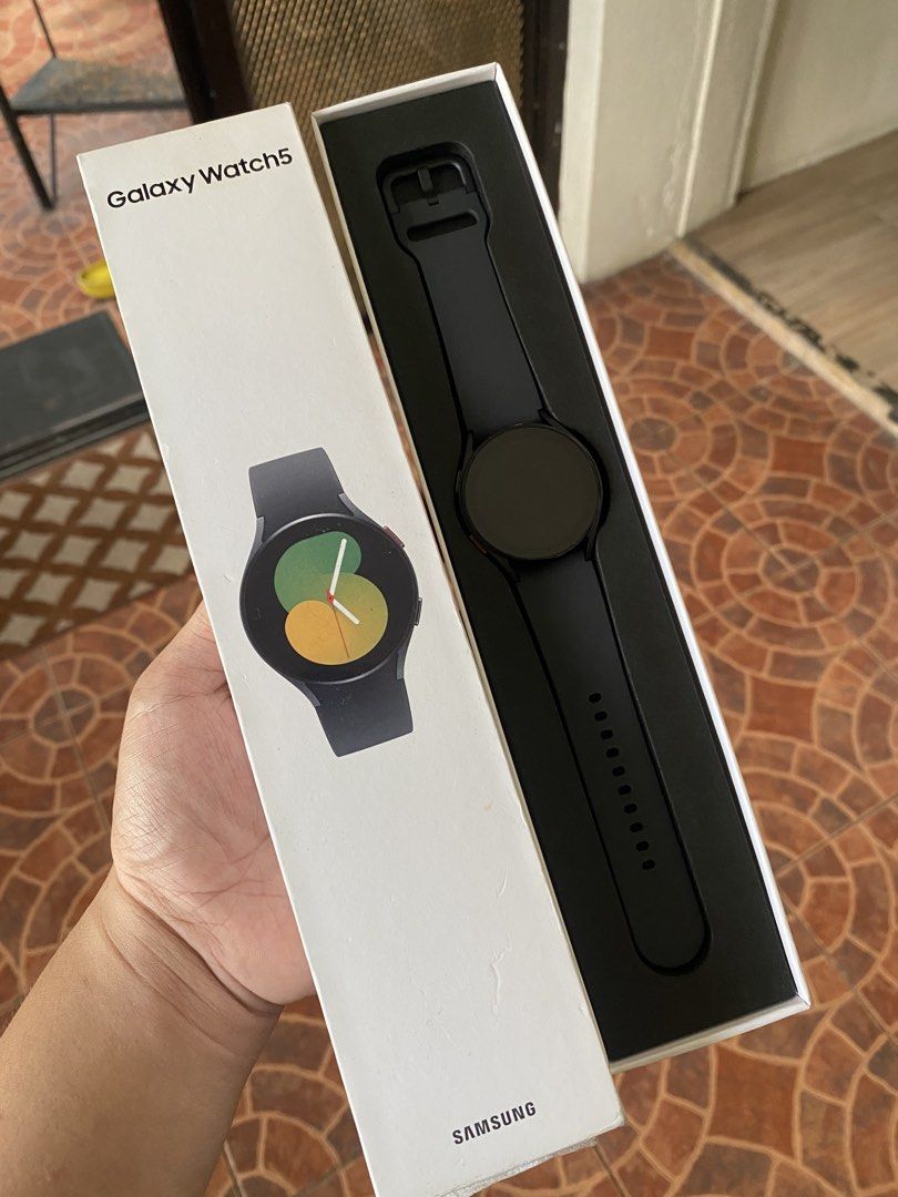 Samsung Galaxy Watch 5 DEFECTIVE (Category: Wearables & Smart Watches) located in Caloocan City. Submitted by fritzzzsz (Listing ID 1469614466, Image 2). Description: Pina check lang tas di na pinarepair, defective… Loc: North Cal .