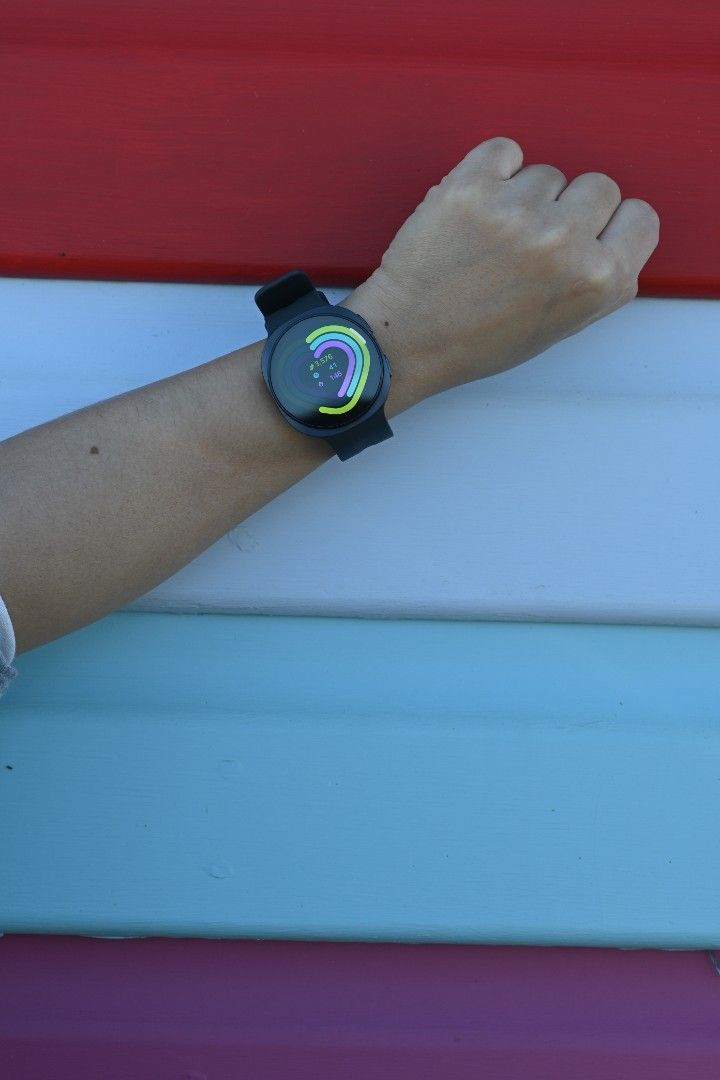 Samsung Galaxy Watch 9 44mm (Category: Wearables & Smart Watches) located in Paranaque City. Submitted by jayo88 (Listing ID 1469573316, Image 2). Description: - Brand: Samsung Galaxy Watch 9 - Size: 44mm - Color: Sleek Black - Condition: Excellent, comes with original box - Features: Fitness tracking (steps, indoor biking, and more) - Buyer responsible for courier -Free extra 3rd party strap .