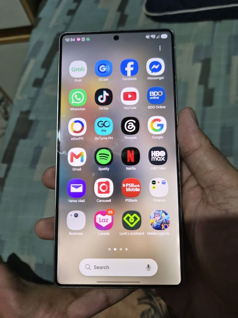 Samsung s25 ultra (Category: Samsung) located in Quezon City. Submitted by vincent908287 (Listing ID 1469729006, Image 1). Description: samsung galaxy s25 ultra 512 dual sim sim 1 smart lock sim 2 open line but only call and txt not used mobile data maybe couse smort lock comes with charger and 2 cases.