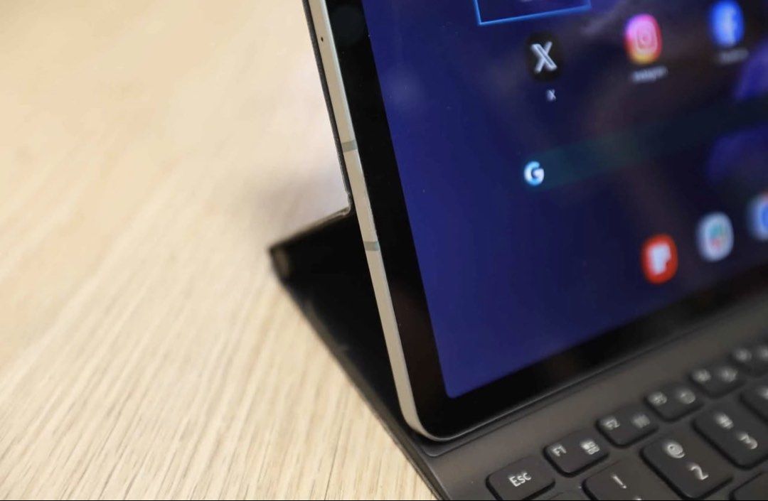 Samsung S7 FE + 5G cellular 128GB (Category: Android) located in Antipolo. Submitted by hideoutcloset88 (Listing ID 1469657827, Image 3). Description: RFS: Too slow for my work load NO BOX & Charger UNIT, PEN and KEYBOARD only Small dent on one side, see photos. .