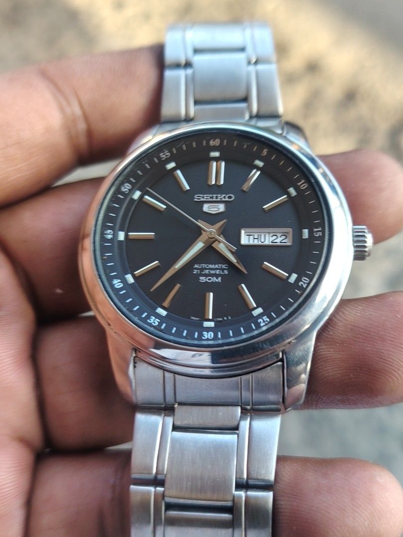 Seiko 5 Automatic 21 Jewels 43mm (Category: Men's Watches) located in Las Pinas. Submitted by mitchellestrada20202020 (Listing ID 1469651773, Image 3). Description: for sale.. seiko 5 mens automatic 43mm allsteel 9-10 condition water resistant 21 jewels snkm87k1 7s26--03z0 unit only good condition open for met up or lalamove handle buyer.