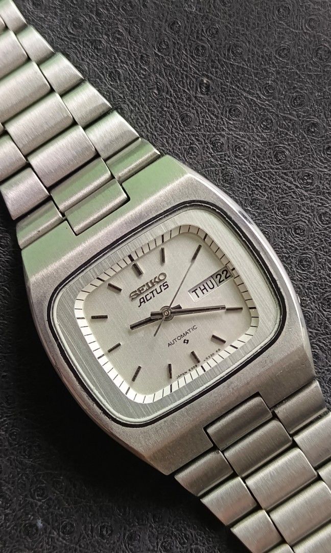 SEIKO ACTUS TV WHITE DIAL (Category: Luxury Watches) located in Manila. Submitted by arcads97 (Listing ID 1469583403, Image 2). Description: SEIKO ACTUS TV WHITE DIAL -cal. 6309-508B -Automatic -White Dial -Stainless Steel -Day/Date Display -Newly Serviced and polished -Good Working condition note: This is a preloved Vintage Watch. Signs of prior use may be present. Please manage your expectations location: Diliman, Quezon City can do meet up or 