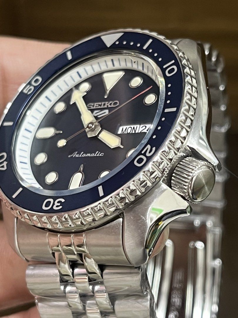 Seiko Automatic BnewCondition (Category: Men's Watches) located in Manila. Submitted by jeferrer (Listing ID 1469636217, Image 3). Description: For Sale 100% Legit 100% Original Seiko Automatic Sports Srpd71k2 Good As Brandnew Condition Box included No issue at all gagamitin na lang Ship via lalamove/Lbc/j&t Cod cop Loc: StaCruz Manila.
