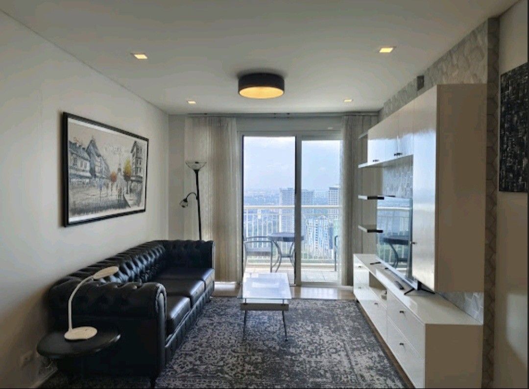 Serendra sequoia unit for sale (Category: Apartments & Condos) located in Pasay City. Submitted by ms0718 (Listing ID 1469654370, Image 1). Description: selling for 45M negotiable 3 bedrooms 2 bathroom with laundry room and balcony located in BGC approx 120 sqm for serious buyers only clean title authority to sell.