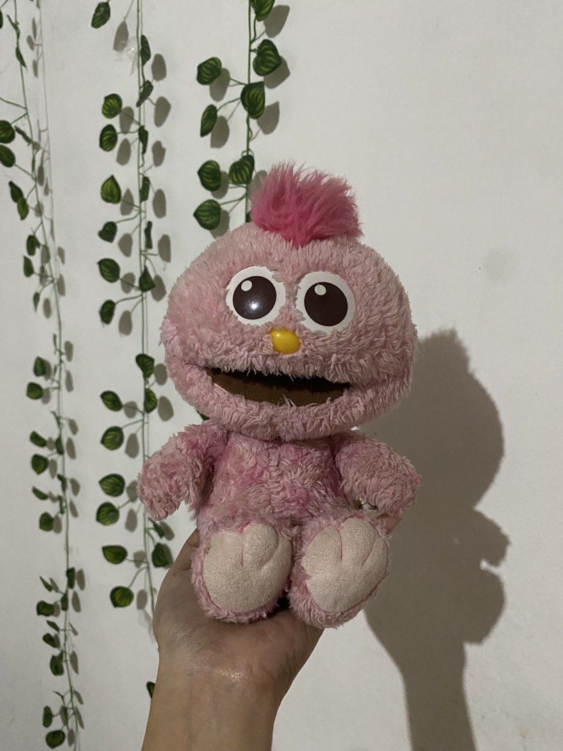 Sesame Street Moppy Plushie (Category: Plushies & Soft Toys) located in Guagua. Submitted by toy_corner (Listing ID 1469696356, Image 2). Description: Issue: may konti gasgas sa eyes Already washed and clean Pampanga Loc MOP: Gcash J&T courier.