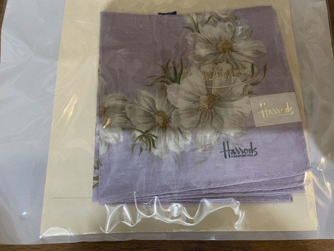 set of 3 branded hanky (Category: Handkerchief & Pocket Squares) located in San Fernando. Submitted by japansurpluselyu (Listing ID 1469582103, Image 3). Description: .
