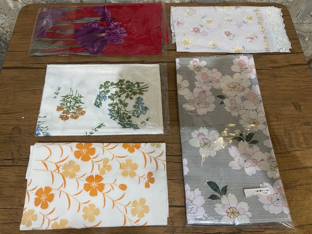 set of 5 hanky (Category: Handkerchief & Pocket Squares) located in San Fernando. Submitted by japansurpluselyu (Listing ID 1469582381, Image 1). Description: .