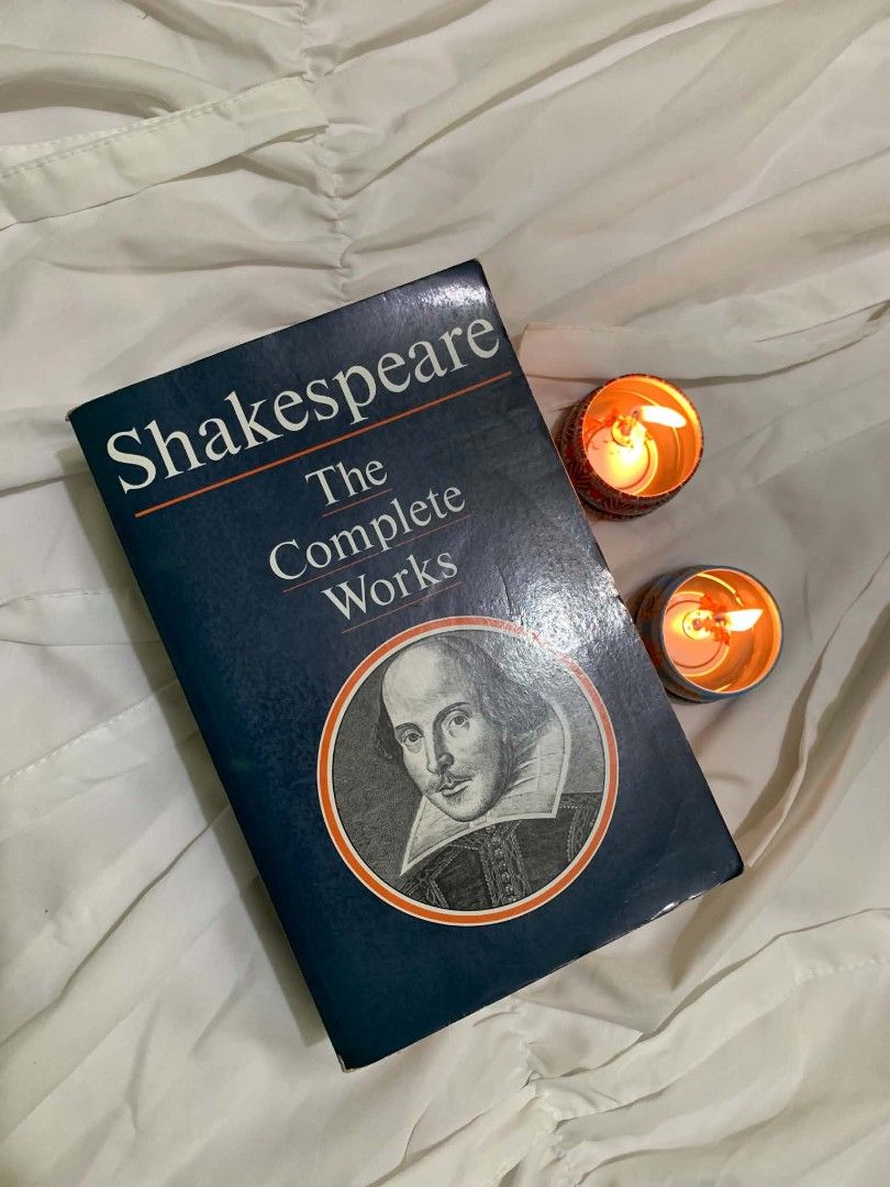Shakespeare The Complete Works (Category: Storybooks) located in General Trias. Submitted by bookshineph (Listing ID 1469728217, Image 1). Description: - Title: Shakespeare The Complete Works (All plays and poems in one volume) - Format: Heavy paperback edition - Design: Dark blue cover with a classic portrait of William Shakespeare in an orange circle - Condition: Clean pages inside, well-maintained - Ideal for: Literature students, book collect