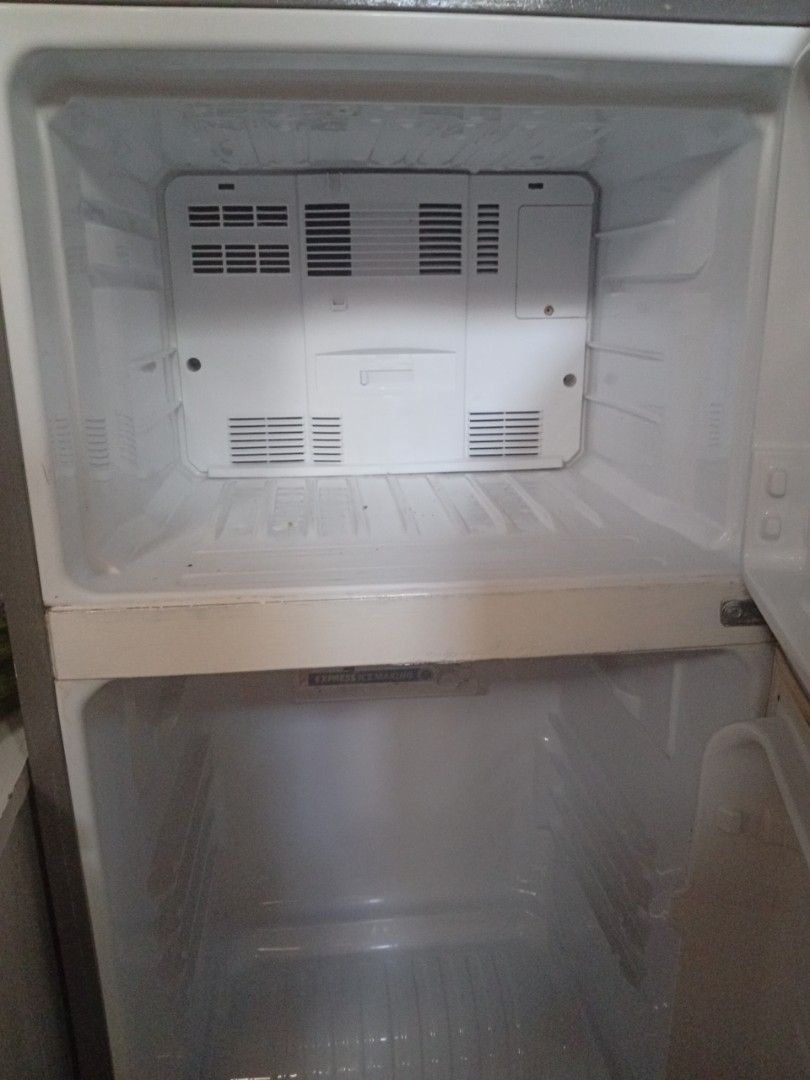 SHARP NON FROZE REFRIGERATOR 5ft. (Category: Refrigerators and Freezers) located in Manila. Submitted by quiin_taray (Listing ID 1469581489, Image 3). Description: ISSUE - FRION KAYO NA BAHALA MAGPA GAWA, GAMIT SA TINDAHAN MY BAGO NA, KESA MA STOCK LANG.