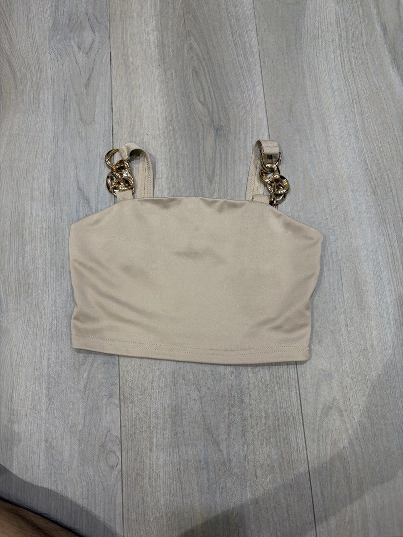 Shein Cropped Top Sleeveless (Category: Sleeveless) located in Pasig City. Submitted by chamoisee (Listing ID 1469654007, Image 1). Description: Shein Cropped Top Sleeveless 9”x13.5” small on tag.