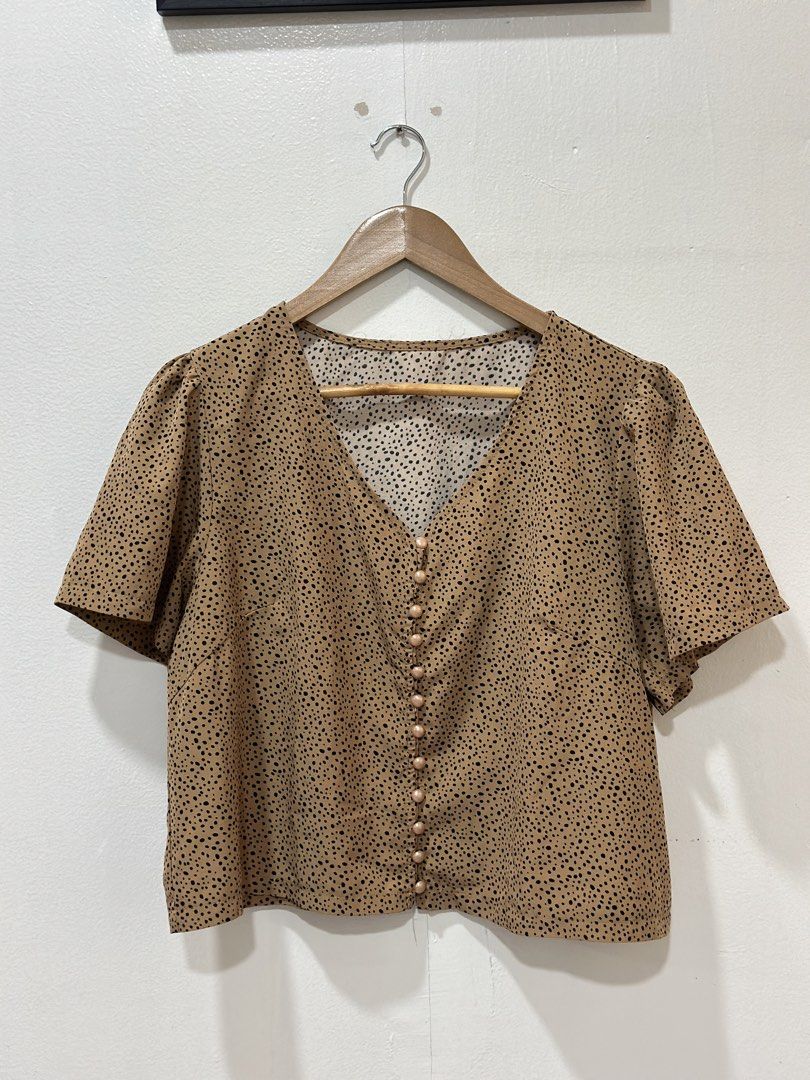 SHEIN OXL (Category: Blouses) located in Quezon City. Submitted by claro.ph (Listing ID 1469648379, Image 2). Description: .
