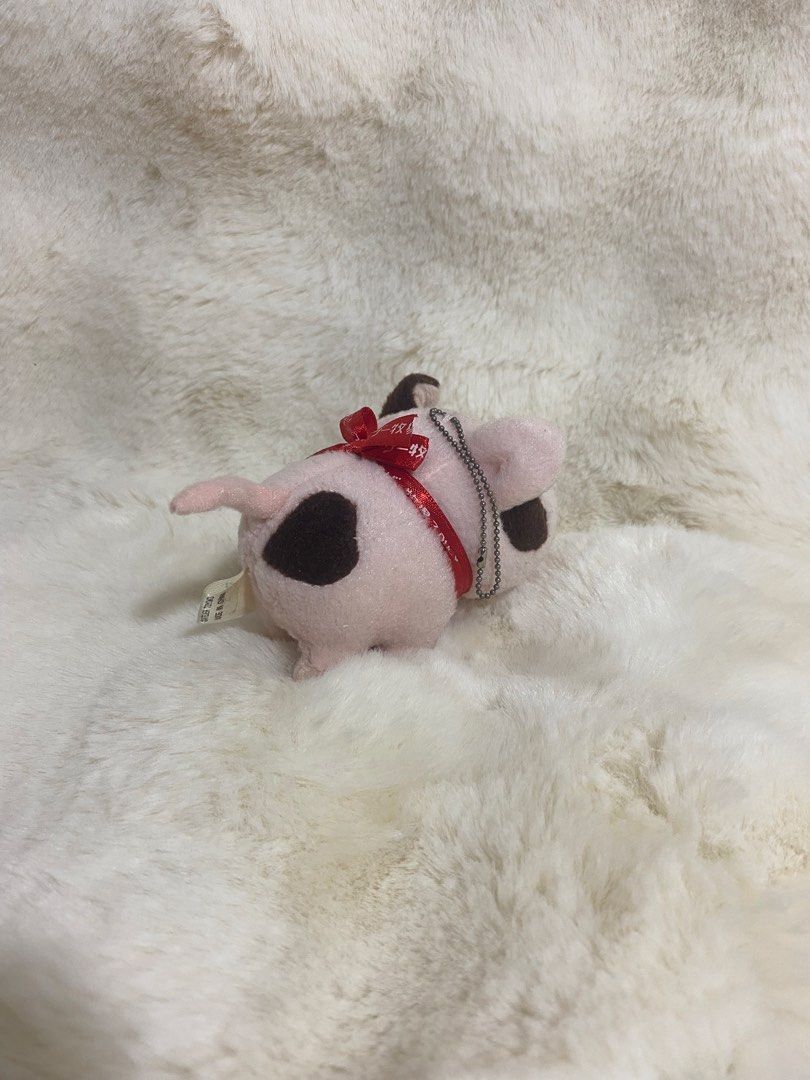 Shinada “Little Pig Blitz” plush charm (Category: Plushies & Soft Toys) located in Kalibo. Submitted by ollie_stuffshop (Listing ID 1469692943, Image 2). Description: Before you send your inquiries: ❗️Last Price is already posted ❗️Manage your expectations, WYSIWYG ❗️May need washing ❗️Dropoff is every Wednesday & Sunday.