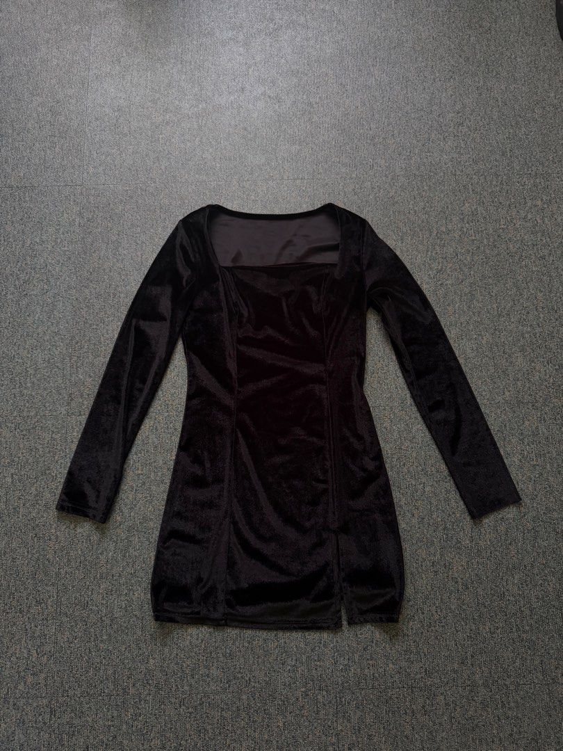 Short black velvet dress (Category: Dresses) located in Rizal. Submitted by wornbyparis (Listing ID 1469605593, Image 2). Description: - only worn once - perfect for semi formal events - size can be from xs-s.