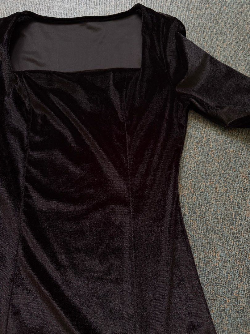 Short black velvet dress (Category: Dresses) located in Rizal. Submitted by wornbyparis (Listing ID 1469605593, Image 3). Description: - only worn once - perfect for semi formal events - size can be from xs-s.