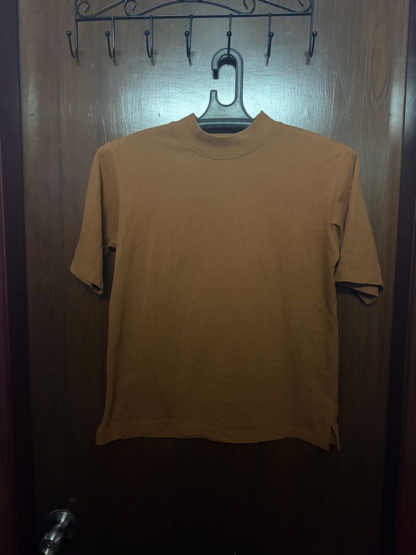 Short Sleeve Mock Neck T-Shirt Bundle Set (Category: Shirts) located in Navotas City. Submitted by fujikooooooo (Listing ID 1469703948, Image 1). Description: - take all for 500 - colors: cream, dark brown, and terracotta orange - 3/4 sleeves with mock neck - like new.