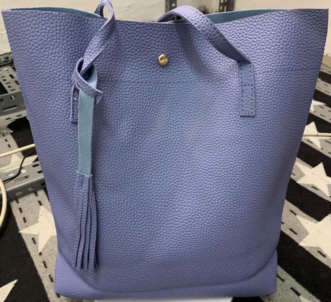 Shoulderr bag per pc (Category: Shoulder Bags) located in Manila. Submitted by vintageaccessories (Listing ID 1469580867, Image 1). Description: .