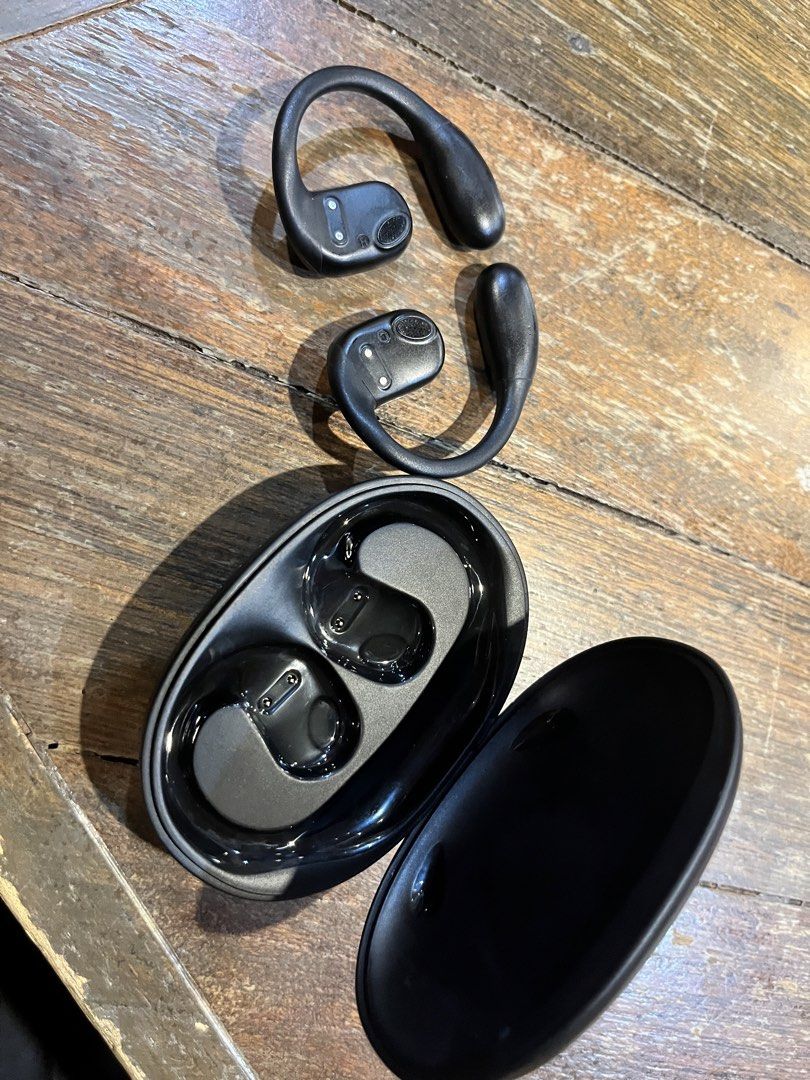 SIBYL B2 True Wireless Stereo Earphones (Category: Earphones) located in Pasig City. Submitted by tabbies_tab (Listing ID 1469645068, Image 3). Description: - Color: Black - Condition: Tested, 100% working, and clean (minimal signs of handling) - Charging: Convenient Type-C port on the case - Perfect for: Daily listening, workouts, and commuting - doesn’t include : c-type charger, no box.