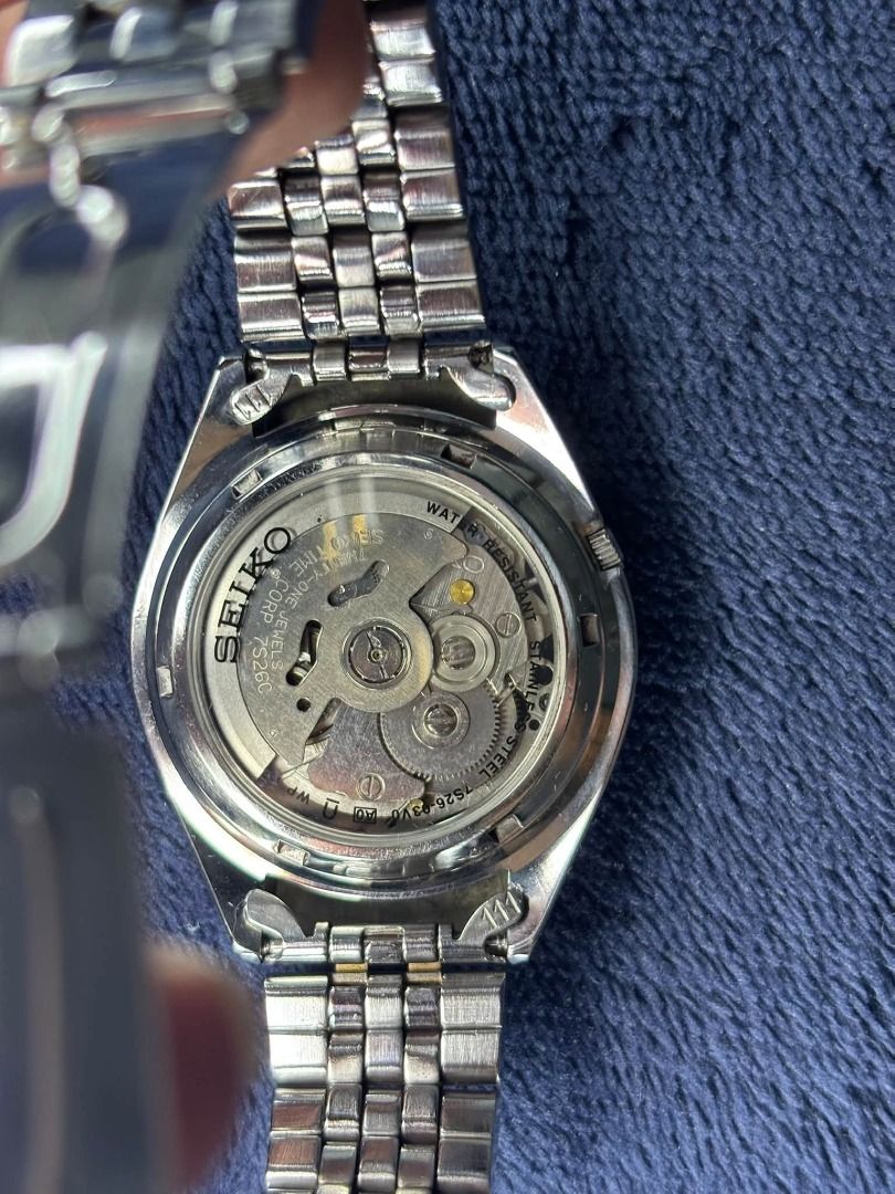SIEKO 5 7S26-03V0 Black Dial Automatic Roman Numeral (Category: Men's Watches) located in Caloocan City. Submitted by primetime_watches (Listing ID 1469682269, Image 3). Description: *Newly Buffing • Brand: Seiko 5 • Case Code: 7S26-03V0 • Movement: Automatic • Jewels: 21 Jewels • Dial Color: Black • Display: Day & Date • Case: Stainless Steel • Bracelet: Stainless Steel SHIPMENT : LBC (Cash on delivery, Cash on pick-up).
