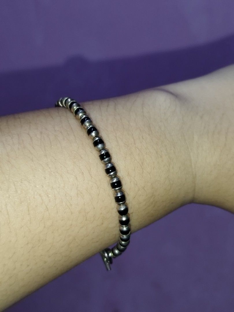 Silver 925 Black and Silver Beaded Toggle Bracelet (Category: Bracelets) located in Manila. Submitted by Cie28 (Listing ID 1469720753, Image 1). Description: - Material: Hallmarked 925 Sterling Silver - Design: Alternating black beads and silver spacers - Closure: T-bar toggle clasp - Fit: Standard wrist length, 8 inches - Condition: Clean finish, beads intact.