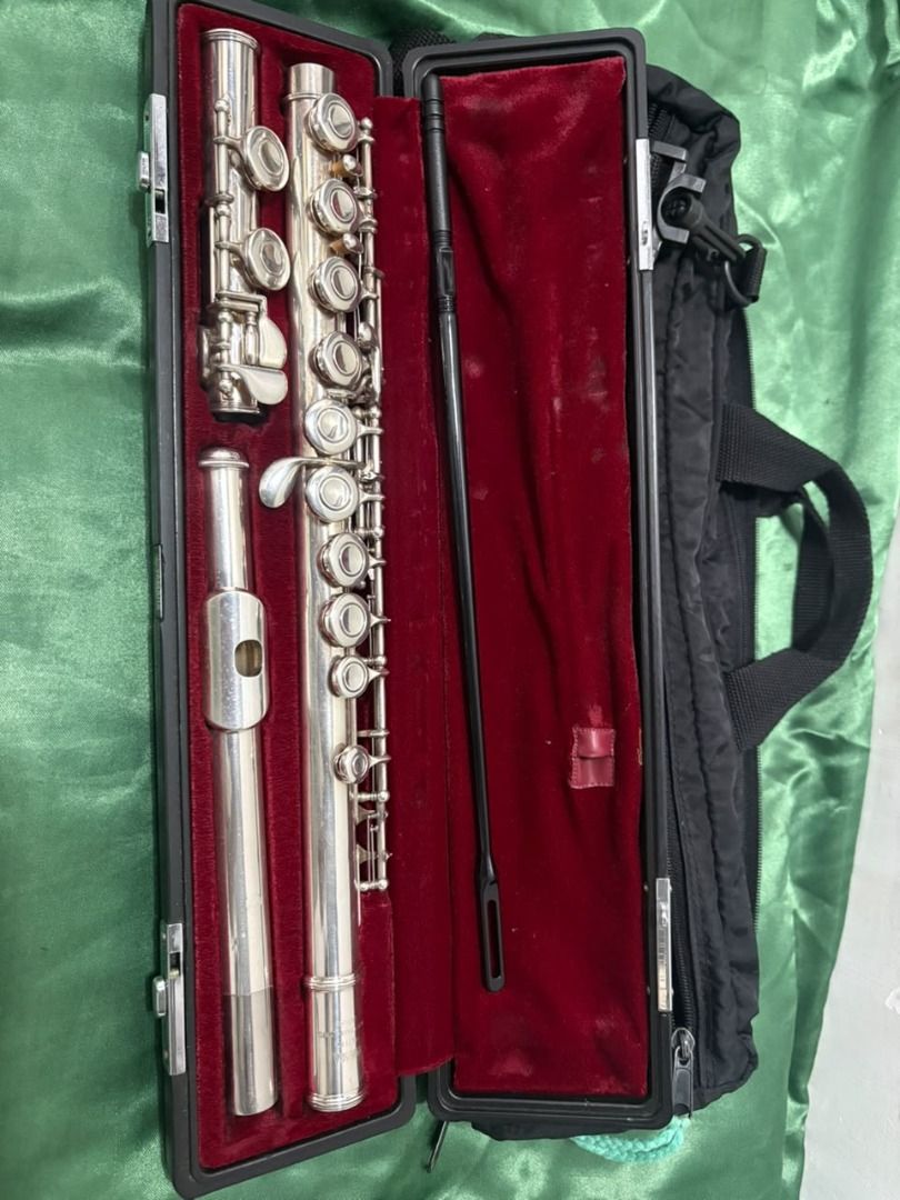 Silver Flute with Hard Case and Carrying Bag (Category: Musical Instruments) located in Malaybalay. Submitted by carue1425_1018 (Listing ID 1469672511, Image 3). Description: ✨ Yamaha 211S Flute (Made in Japan) – Great Condition! ✨ Looking for a reliable, high-quality flute? I’m selling my Yamaha 211S made in Japan, complete with its hard case and an Andante carrying bag! 🎶 Model: Yamaha 211S (Silver-plated) Condition: Well-maintained, clean, an