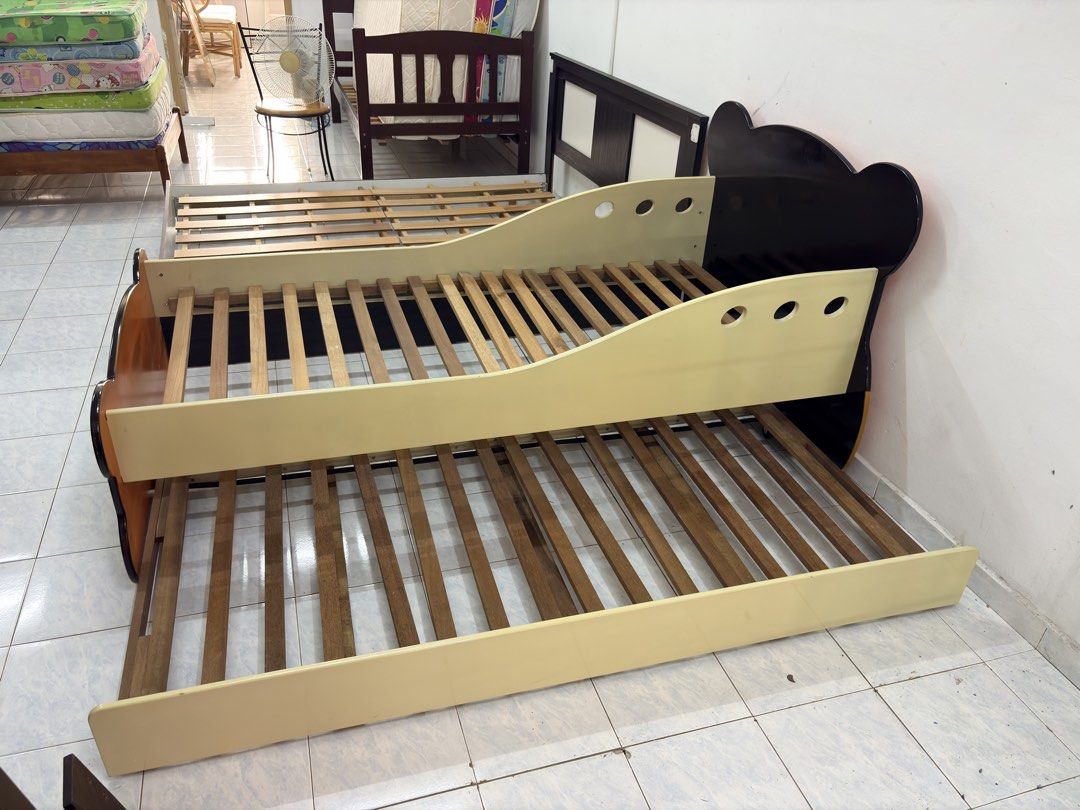 single pullout bed (Category: Bed Frames & Mattresses) located in Kajang. Submitted by goodsdmy_secondhandshop (Listing ID 1469647434, Image 2). Description: pickup kajang.
