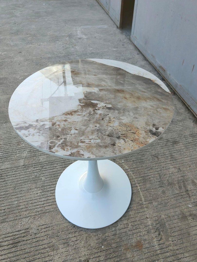 Sintered Stone Round Table (Category: Tables & Sets) located in Valenzuela. Submitted by jhagonzales (Listing ID 1469674262, Image 2). Description: .