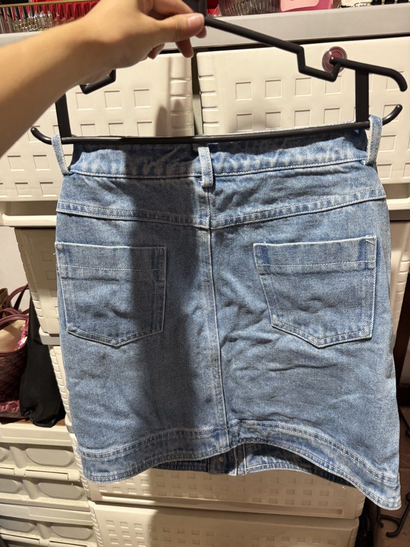 Skirt with pearls (Category: Skirts) located in Manila. Submitted by bln.preloved (Listing ID 1469719997, Image 3). Description: .