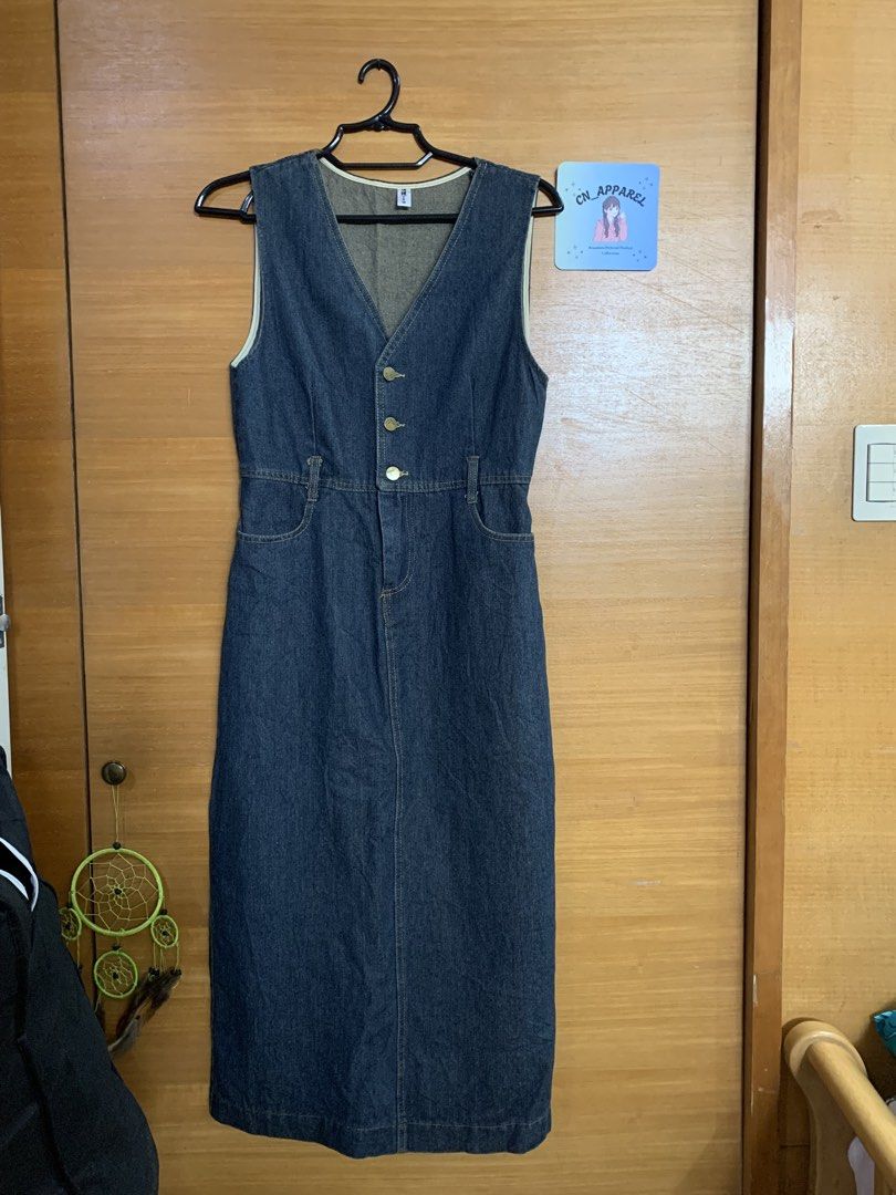 Sleeveless denim dress (Category: Dresses) located in Malabon City. Submitted by Cn_apparel (Listing ID 1469684141, Image 1). Description: Medium.